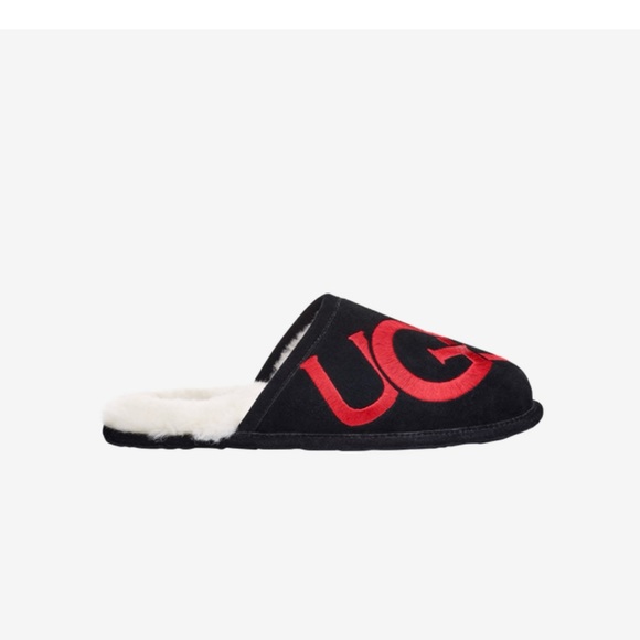UGG Skuff Logo Men’s /Unisex Lamb Fur Black Red Slippers Sz M 8 W 10 NWT - Picture 1 of 14